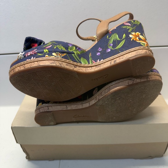 Clarks - Picture 6 of 8